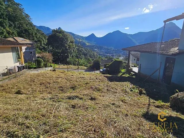 Terreno com 384m², à venda, no bairro Cônego em Nova Friburgo