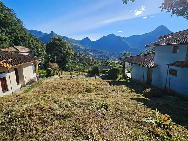 Terreno com 384m², à venda, no bairro Cônego em Nova Friburgo