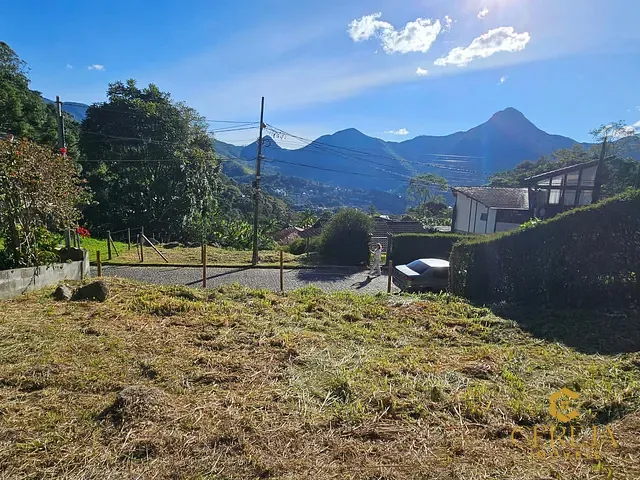 Terreno com 384m², à venda, no bairro Cônego em Nova Friburgo