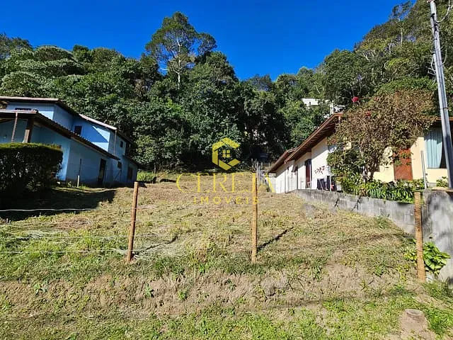 Terreno com 384m², à venda, no bairro Cônego em Nova Friburgo