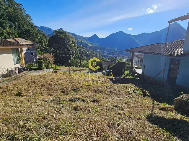 Terreno com 384m², à venda, no bairro Cônego em Nova Friburgo