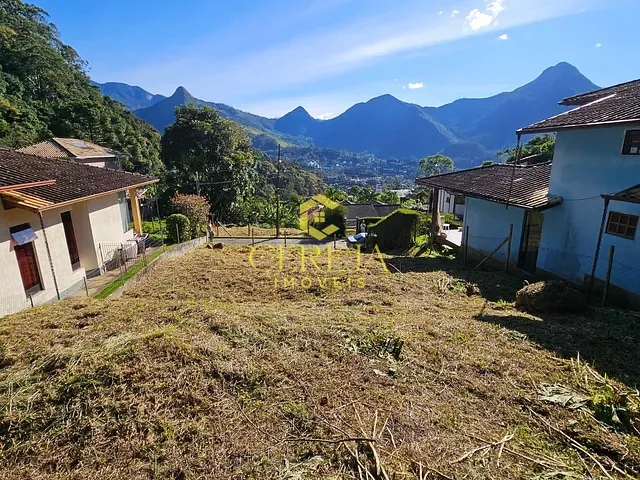 Terreno com 384m², à venda, no bairro Cônego em Nova Friburgo