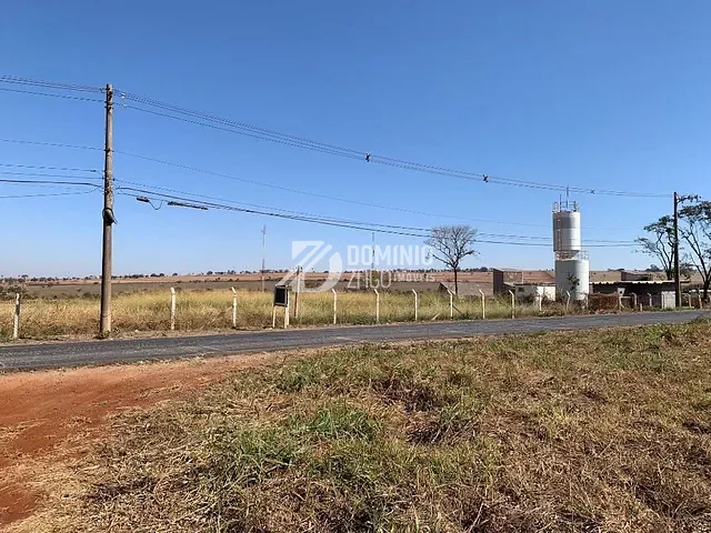 Terreno com 33000m², à venda ou para alugar, no bairro Distrito Industrial III em Uberaba