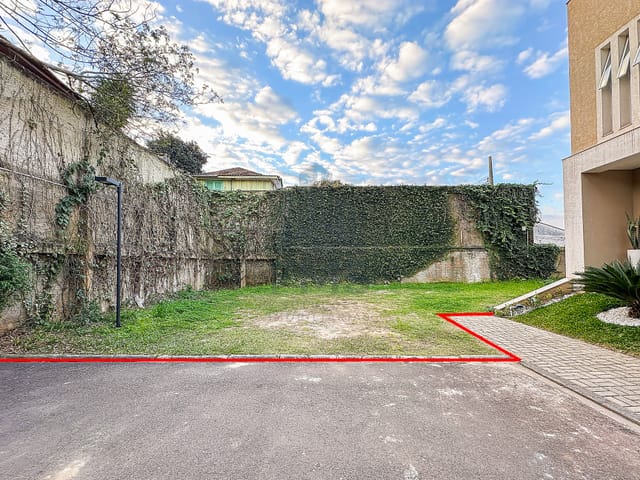Terreno com 299m², à venda, no bairro Campo Comprido em Curitiba