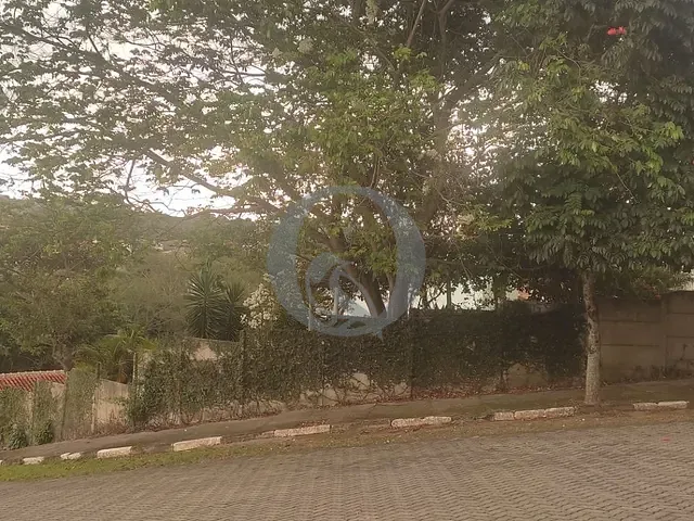 Terreno com 658m², à venda, no bairro Jardim Shangri-Lá em Atibaia