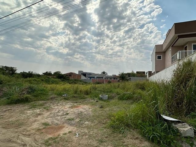 Terreno com 480m², à venda, no bairro Jardim Atlântico Leste (Itaipuaçu) em Maricá