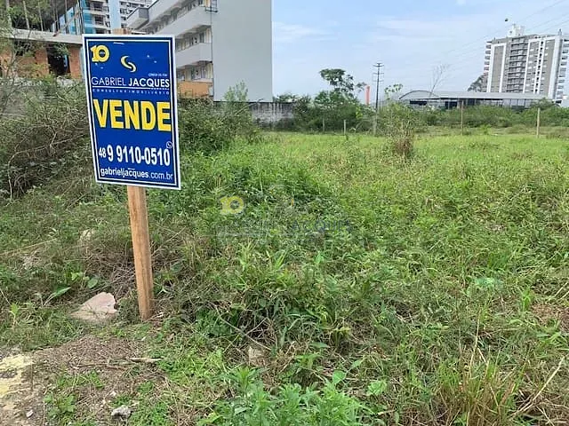 Terreno com 737m², à venda, no bairro Cidade Universitária Pedra Branca em Palhoça