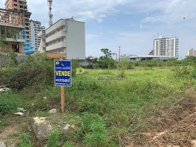 Terreno com 737m², à venda, no bairro Cidade Universitária Pedra Branca em Palhoça