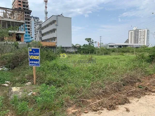 Terreno com 737m², à venda, no bairro Cidade Universitária Pedra Branca em Palhoça