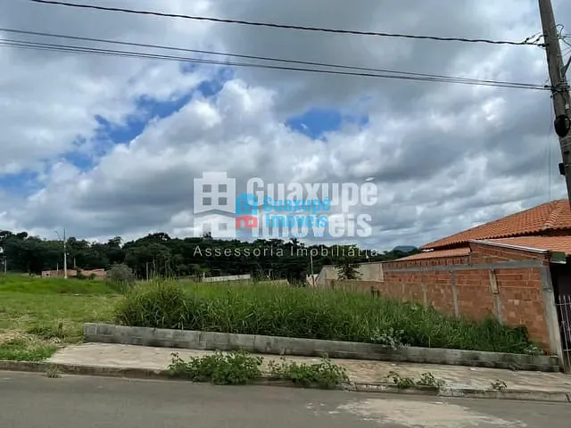 Terreno com 250m², à venda, no bairro Residencial Fazenda Planalto em GUAXUPÉ