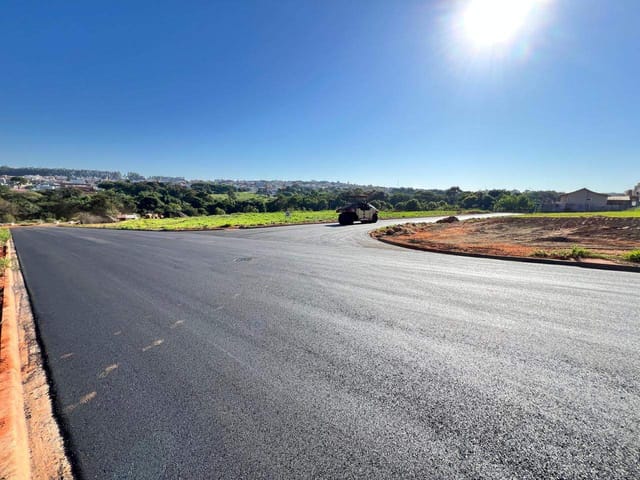 Terreno com 220m², à venda, no bairro Jardim Mirandola em Americana