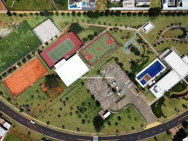 Terreno com 555m², à venda, no bairro Granja Marileusa em Uberlândia