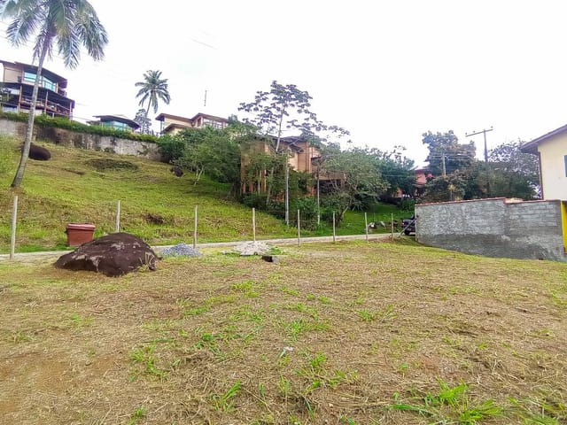 Terreno com 593m², à venda, no bairro Siriúba em Ilhabela