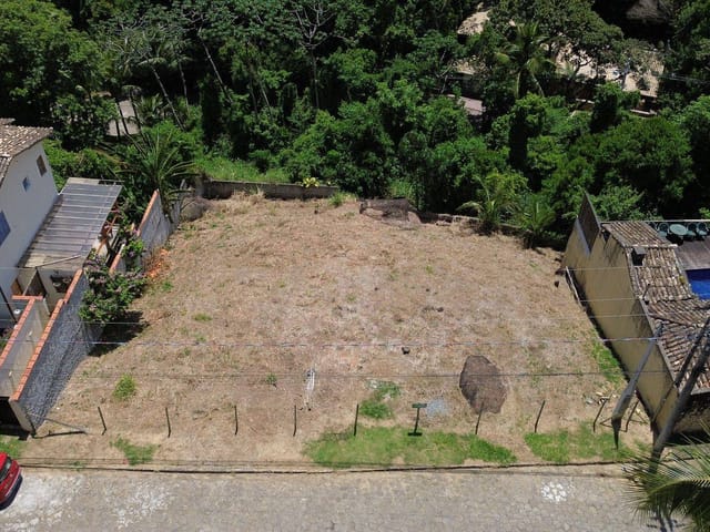 Terreno com 593m², à venda, no bairro Siriúba em Ilhabela