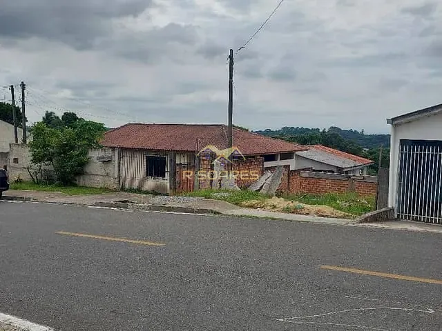 Casa com 390m² 2 quartos e 1 banheiro, à venda, no bairro Costeira em Araucária