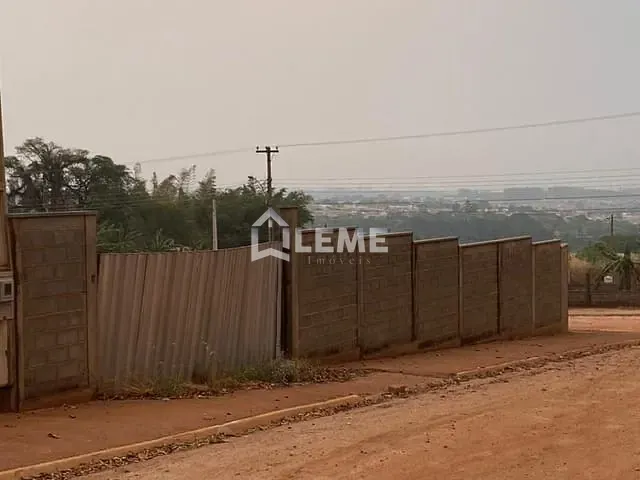 Terreno com 1400m², à venda, no bairro Chácara Palmeirinha em Mococa