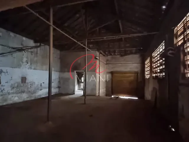 Terreno com 323m², à venda, no bairro Vila Pirajussara em São Paulo