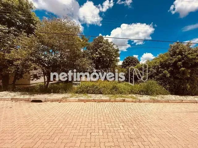Terreno com 835m², à venda, no bairro Setor Habitacional Jardim Botânico em Brasília