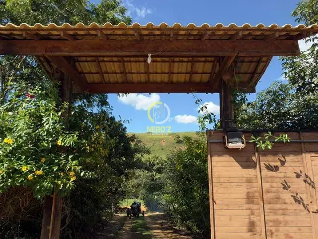 Fazenda com 303611m² 4 quartos e 3 banheiros, à venda, no bairro Zona Rural em Dom Cavati