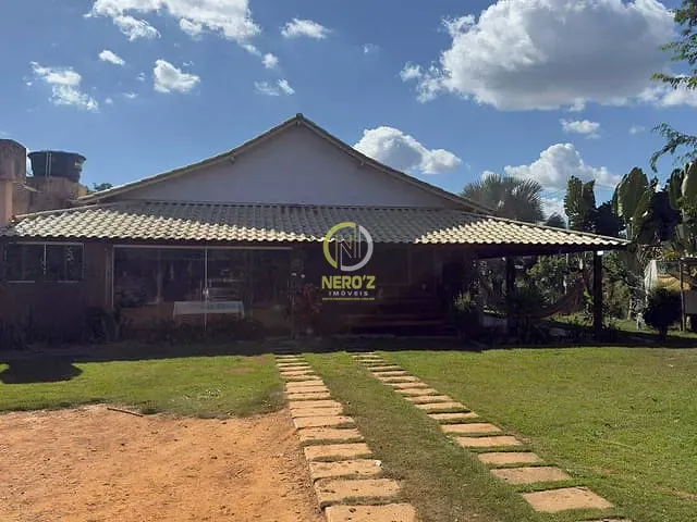 Fazenda com 303611m² 4 quartos e 3 banheiros, à venda, no bairro Zona Rural em Dom Cavati