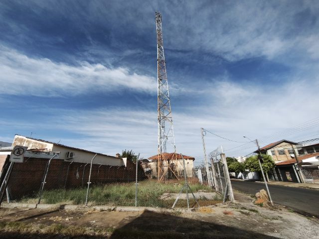 Terreno com 187m², à venda, no bairro Jardim Água Vermelha em Fernandópolis