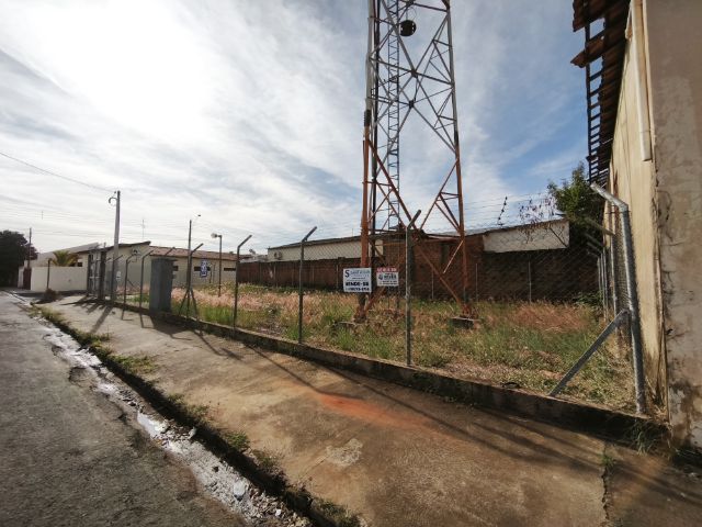 Terreno com 187m², à venda, no bairro Jardim Água Vermelha em Fernandópolis