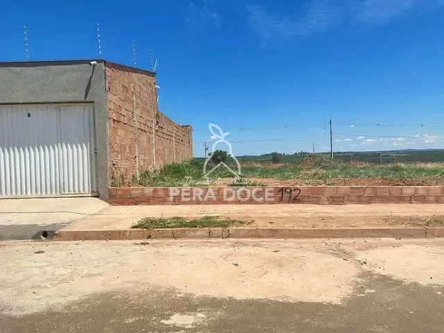 Terreno com 200m², à venda, no bairro Loteamento Ilha Bela em Uberaba