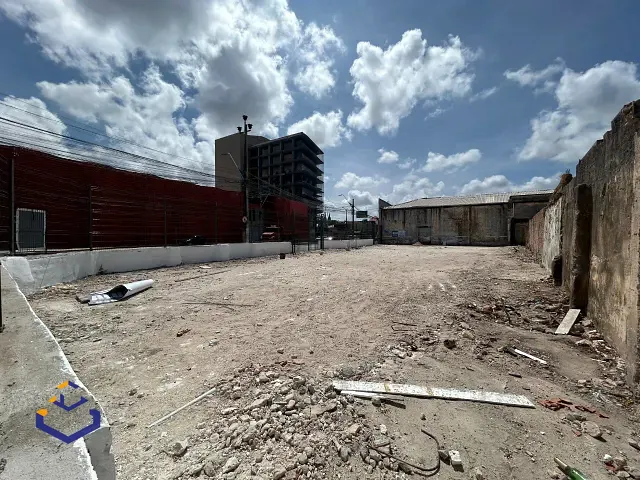 Terreno com 930m², para alugar, no bairro Praia de Iracema em Fortaleza