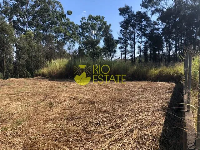 Terreno com 333m², à venda, no bairro Ano Bom em Barra Mansa