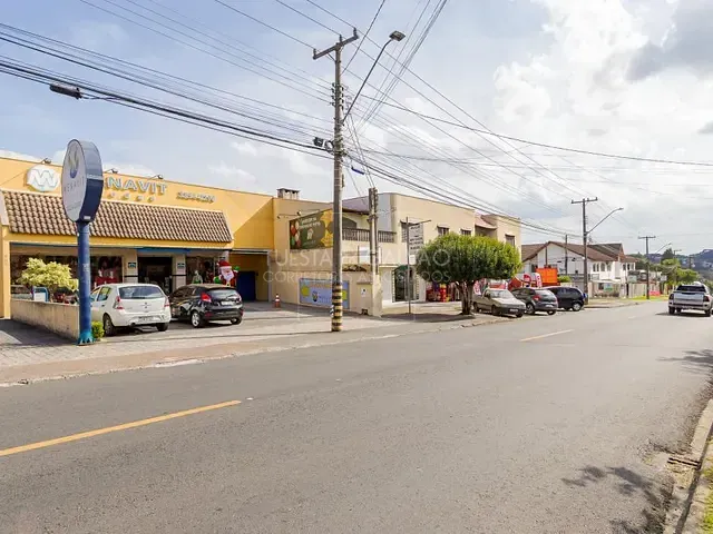 Terreno com 331m² 5 quartos e 5 banheiros, à venda, no bairro Barreirinha em Curitiba