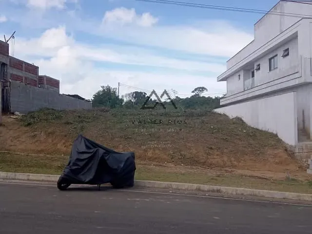 Terreno com 475m², à venda, no bairro Nossa Senhora da Vitória em Ilhéus