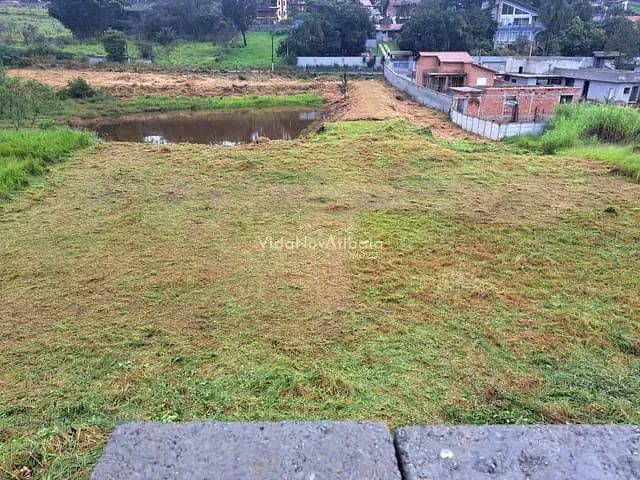 Terreno com 900m², à venda, no bairro Jardim Centenário em Atibaia