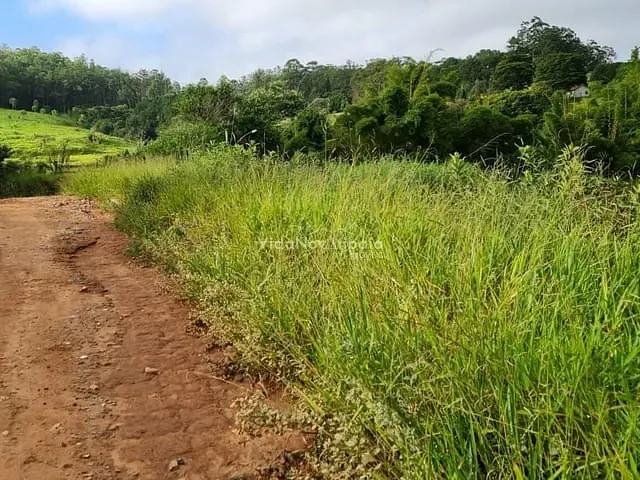 Terreno com 900m², à venda, no bairro Jardim Centenário em Atibaia