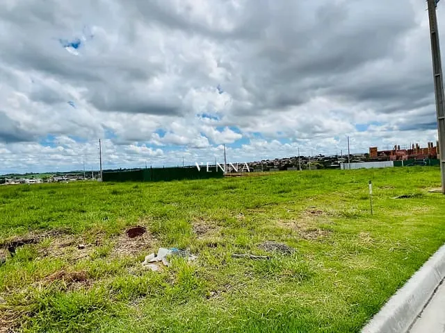 Terreno com 318m², à venda, no bairro Gleba Simon Frazer em Londrina