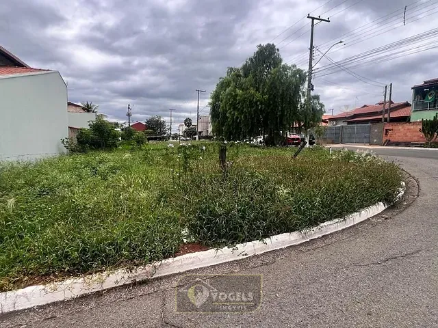 Terreno com 332m², à venda, no bairro Morada das Flores em Holambra