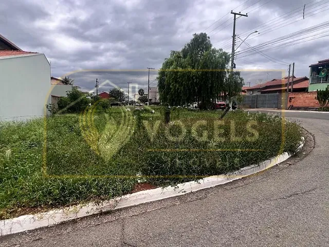 Terreno com 332m², à venda, no bairro Morada das Flores em Holambra