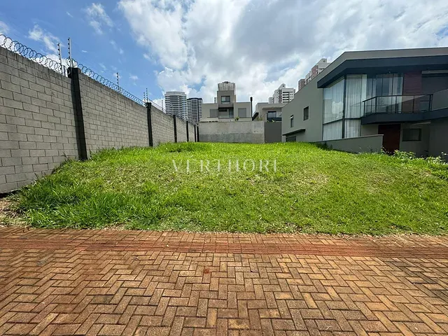 Terreno com 360m², à venda, no bairro Residencial José Lázaro Gouvea em Londrina