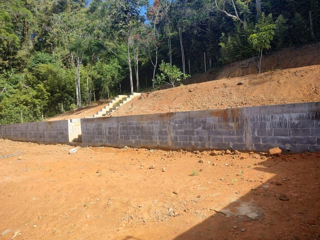Terreno com 900m², à venda, no bairro Costazul em Rio das Ostras