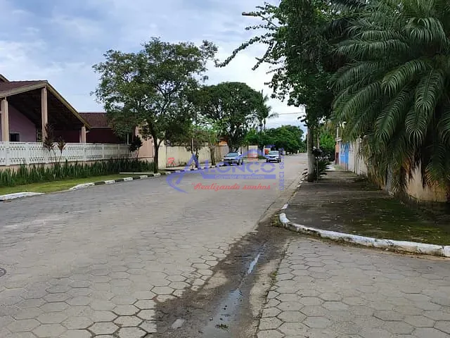 Terreno com 252m², à venda, no bairro Massaguaçu em Caraguatatuba