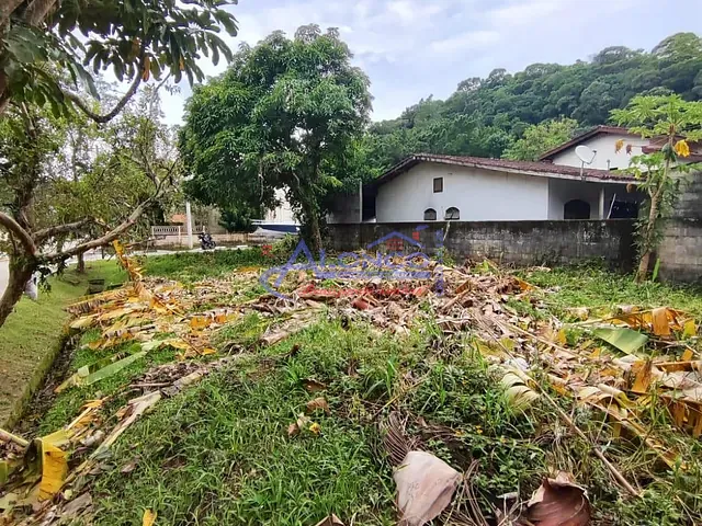 Terreno com 252m², à venda, no bairro Massaguaçu em Caraguatatuba