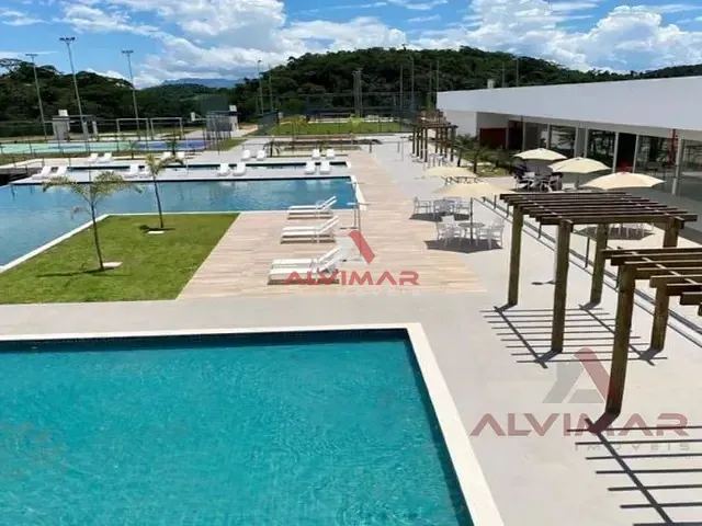 Terreno com 243m², à venda, no bairro Casa de Pedra em Volta Redonda