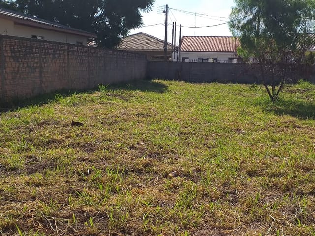Terreno com 530m², à venda, no bairro Cará-cará em Ponta Grossa