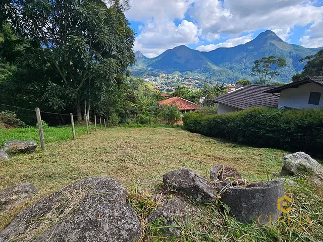 Terreno com 366m², à venda, no bairro Cônego em Nova Friburgo