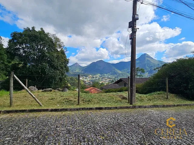 Terreno com 366m², à venda, no bairro Cônego em Nova Friburgo