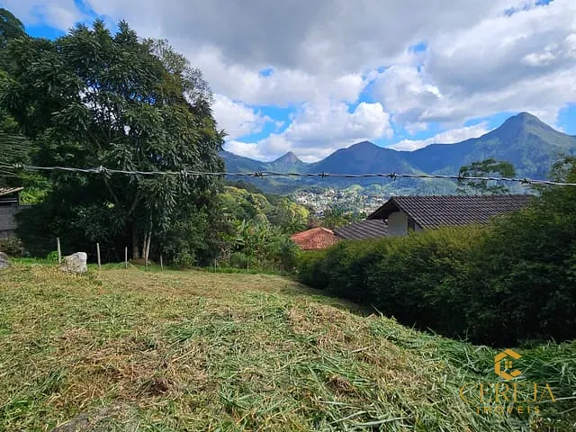 Terreno com 366m², à venda, no bairro Cônego em Nova Friburgo