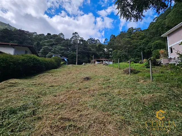 Terreno com 366m², à venda, no bairro Cônego em Nova Friburgo