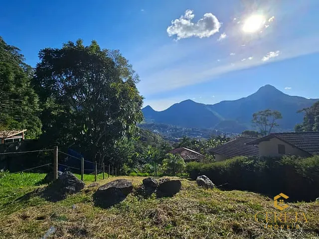 Terreno com 366m², à venda, no bairro Cônego em Nova Friburgo