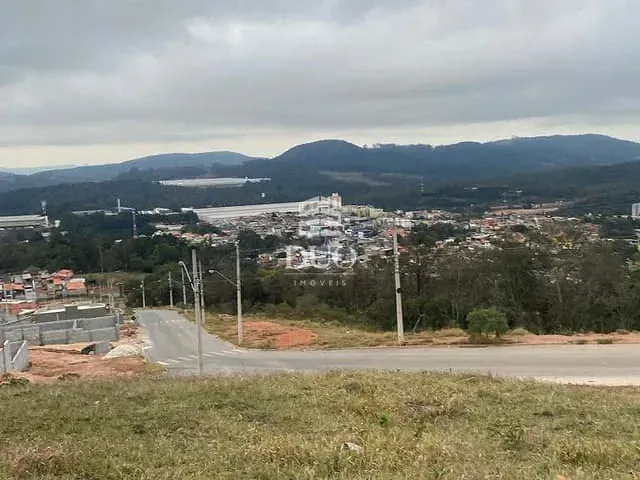 Terreno com 140m², à venda, no bairro São Luiz (Polvilho) em Cajamar
