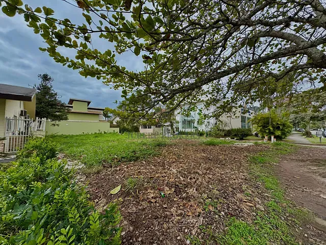 Terreno com 450m², à venda, no bairro Jurerê Internacional em Florianópolis