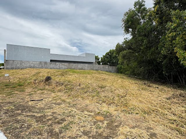 Terreno com 599m², à venda, no bairro Camará em Serra